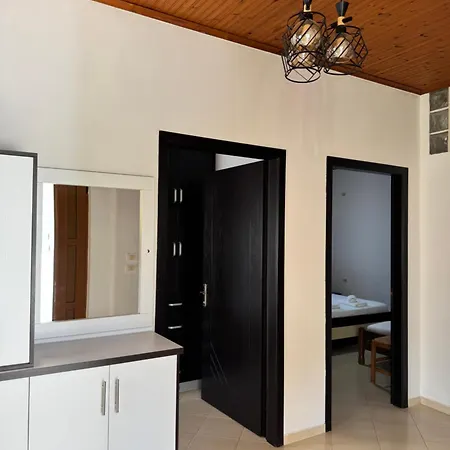 Aleks Apartament Ksamil